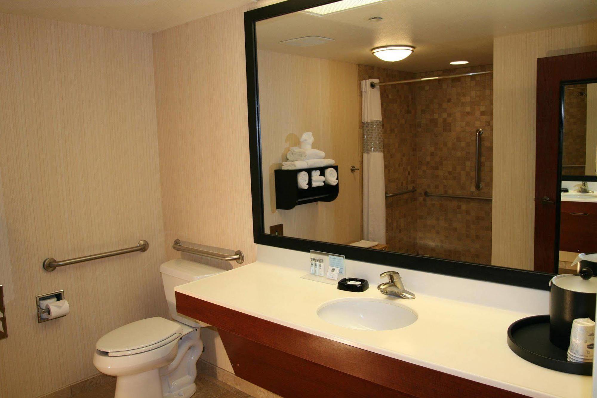 Hampton Inn La Crosse/Onalaska Habitación foto